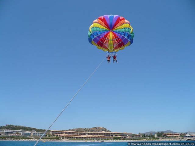 2009.06.05-parasailing-13.jpg