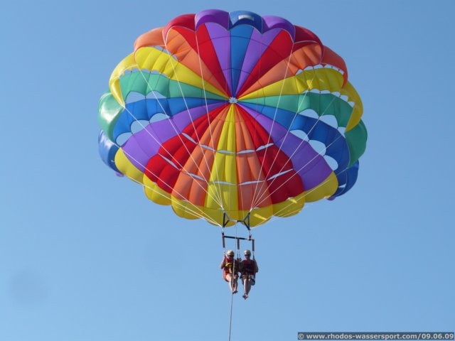2009.06.09-parasailing-10.jpg