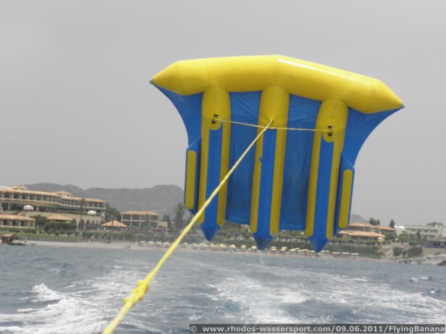 2011.06.09-flyingbanana-23.jpg